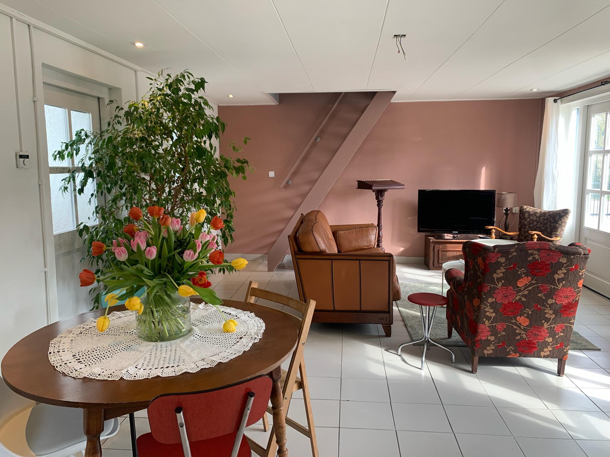 Kruisbergsetuin Bed en Breakfast: Het zitje bij de sauna